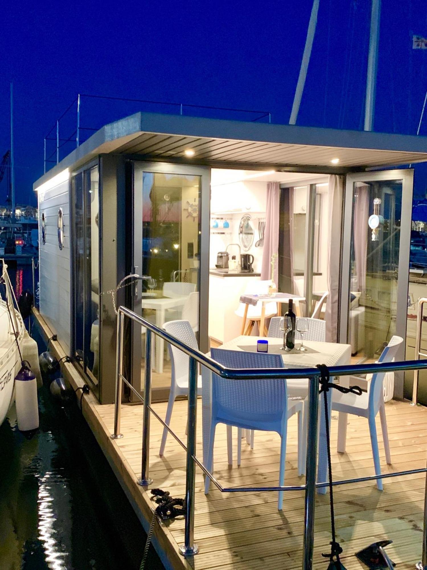 Bådhotel Houseboat Seabreeze