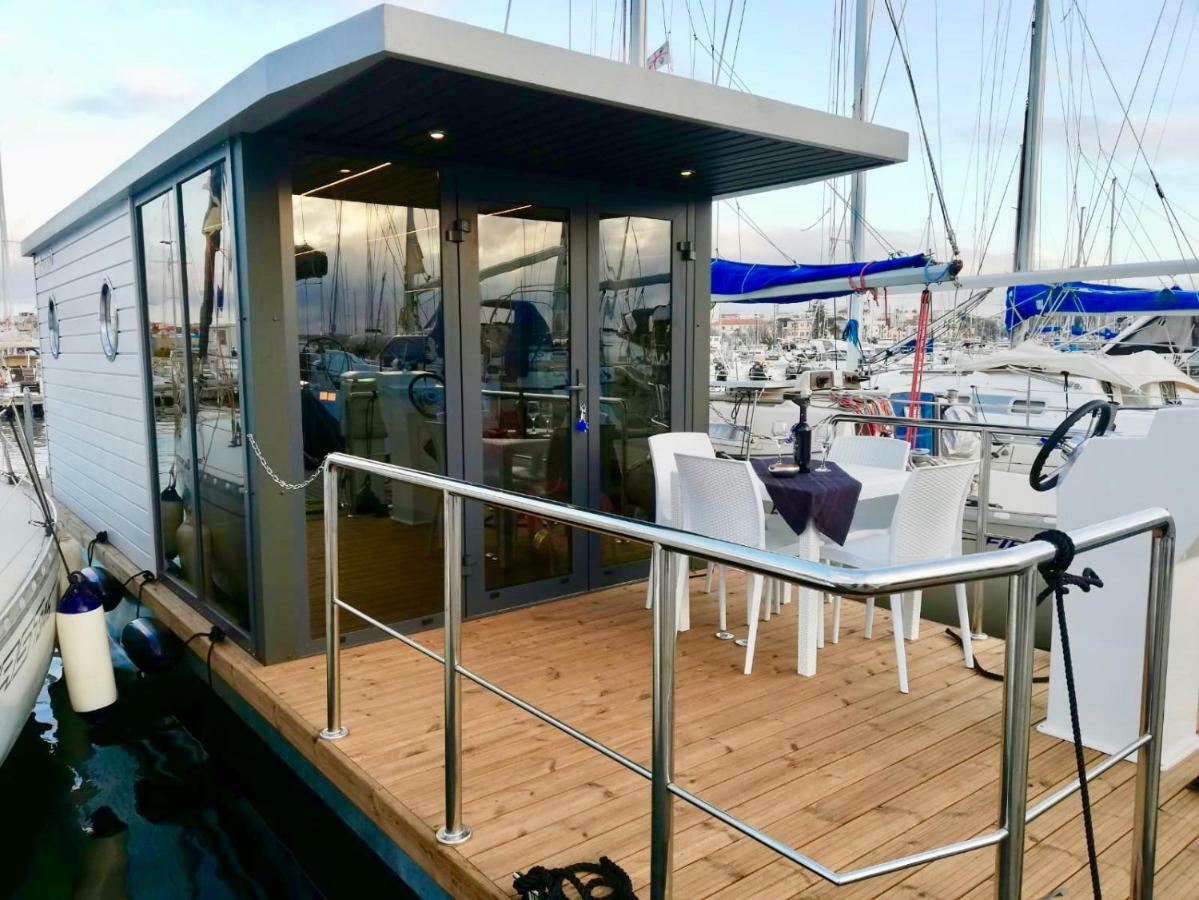 Houseboat Seabreeze Bådhotel